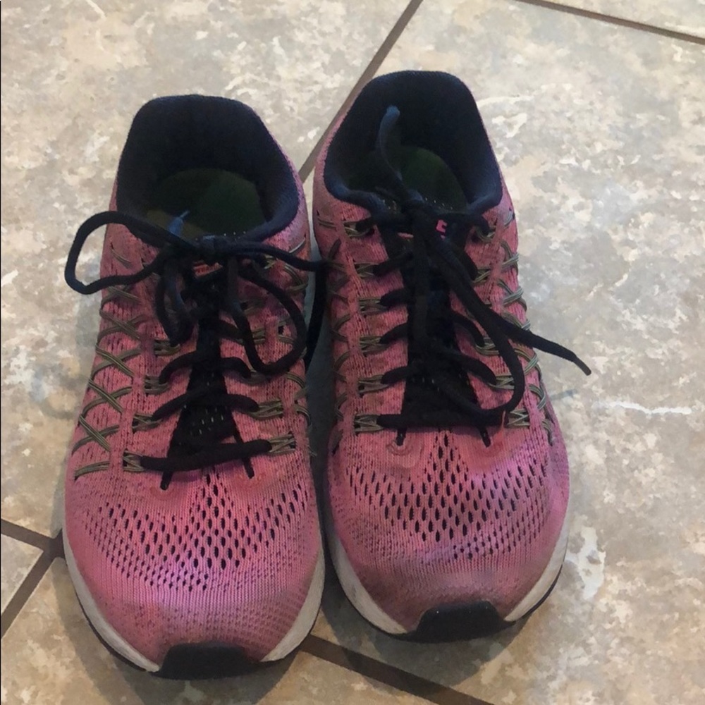 Nike tennis shoes
